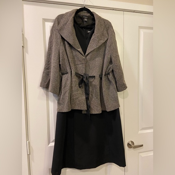 Avenue Dresses & Skirts - Women’s Avenue Black Sleeveless Dress Plus Size 20 with Jacket